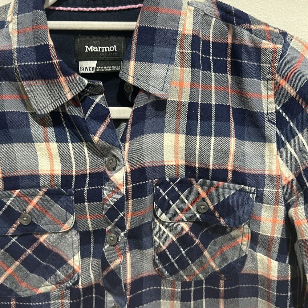 Marmot purple Flannel. Size small - Picture 3 of 4
